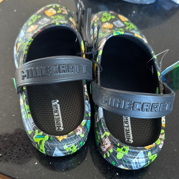 Minecraft Kids Clogs - Black and Green size 5 - Picture 6 of 7